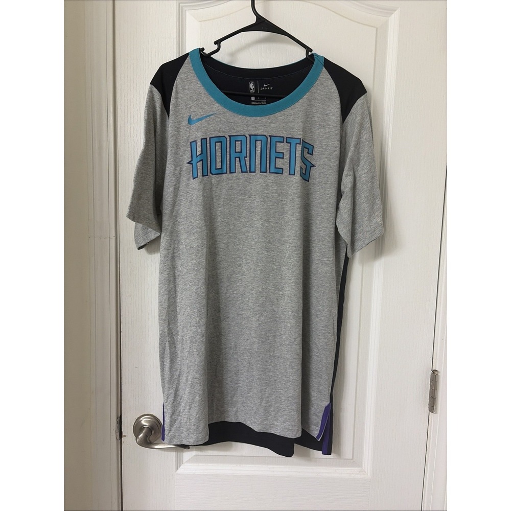 Nike Dri Fit Charlotte Hornets Shirt Mens Large Gray Crew Neck Short Sleeve NBA